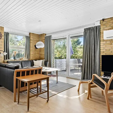 3 Bedroom Pet Friendly Home In Sydals * Skovby (Syddanmark)